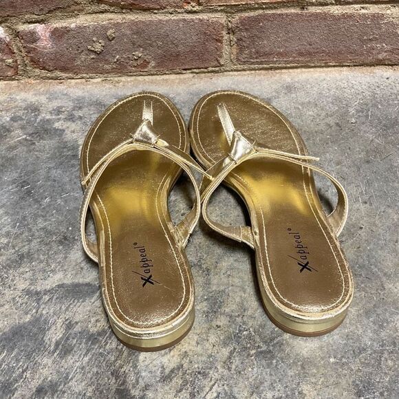 X-Appeal Gold Thong Sandal Size 9 - Picture 5 of 7